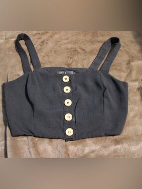Lulu's Black Button-Front Cropped Tank with Wood Buttons